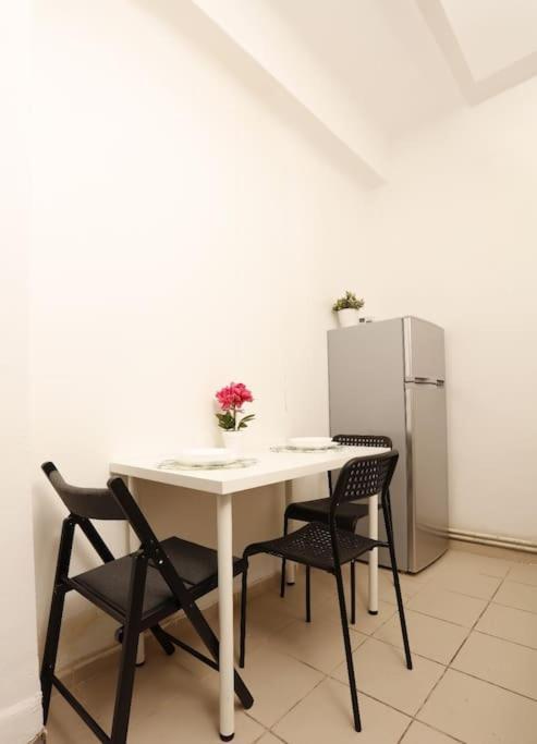 1 Bdrm Apartment In City Center Bükreş Dış mekan fotoğraf