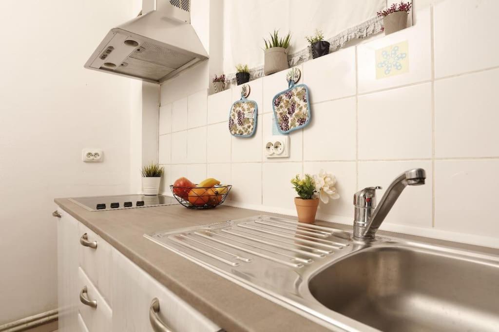 1 Bdrm Apartment In City Center Bükreş Dış mekan fotoğraf